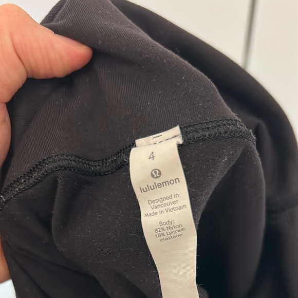 Wunder Under Lululemon Size 4 - Picture 2 of 6